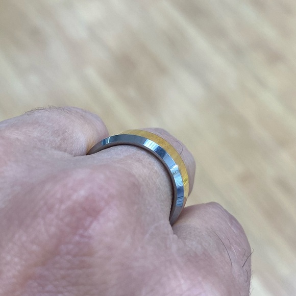 8mm Men Women Tungsten Ring Polished Shiny Gold plated Center & Beveled Edge - Picture 4 of 6